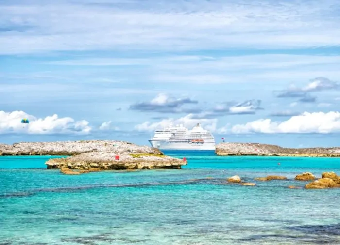 Exploring the private islands of cruise